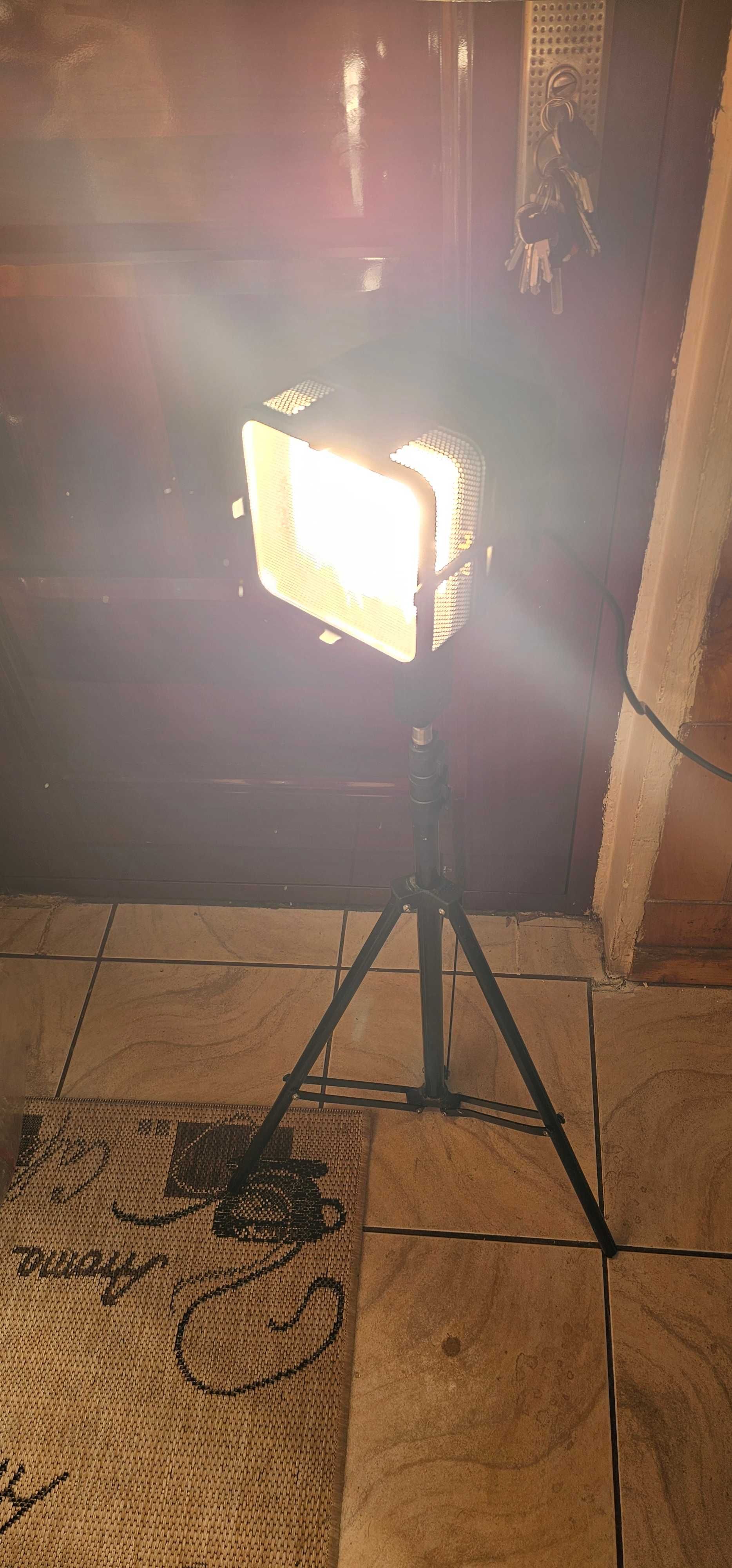 lampa foto cu trepied