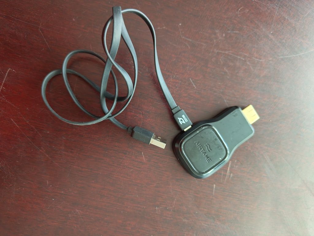 Airtame Wireless HDMI Display Adaptor pt business și educație