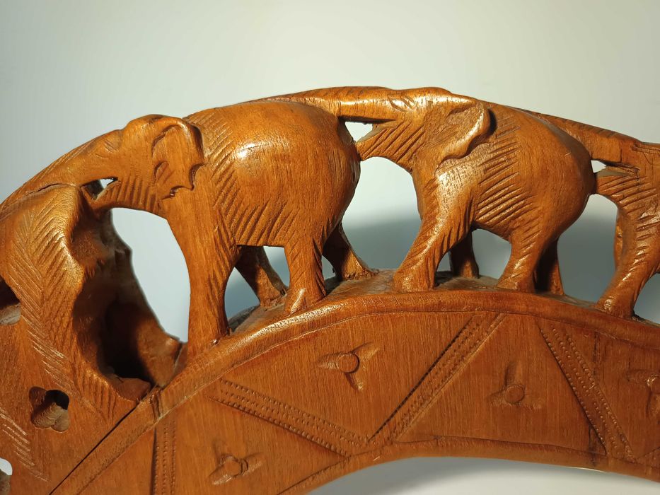 Grup statuar cu elefanti  sculptat  manual din lemn de teak. 41cm