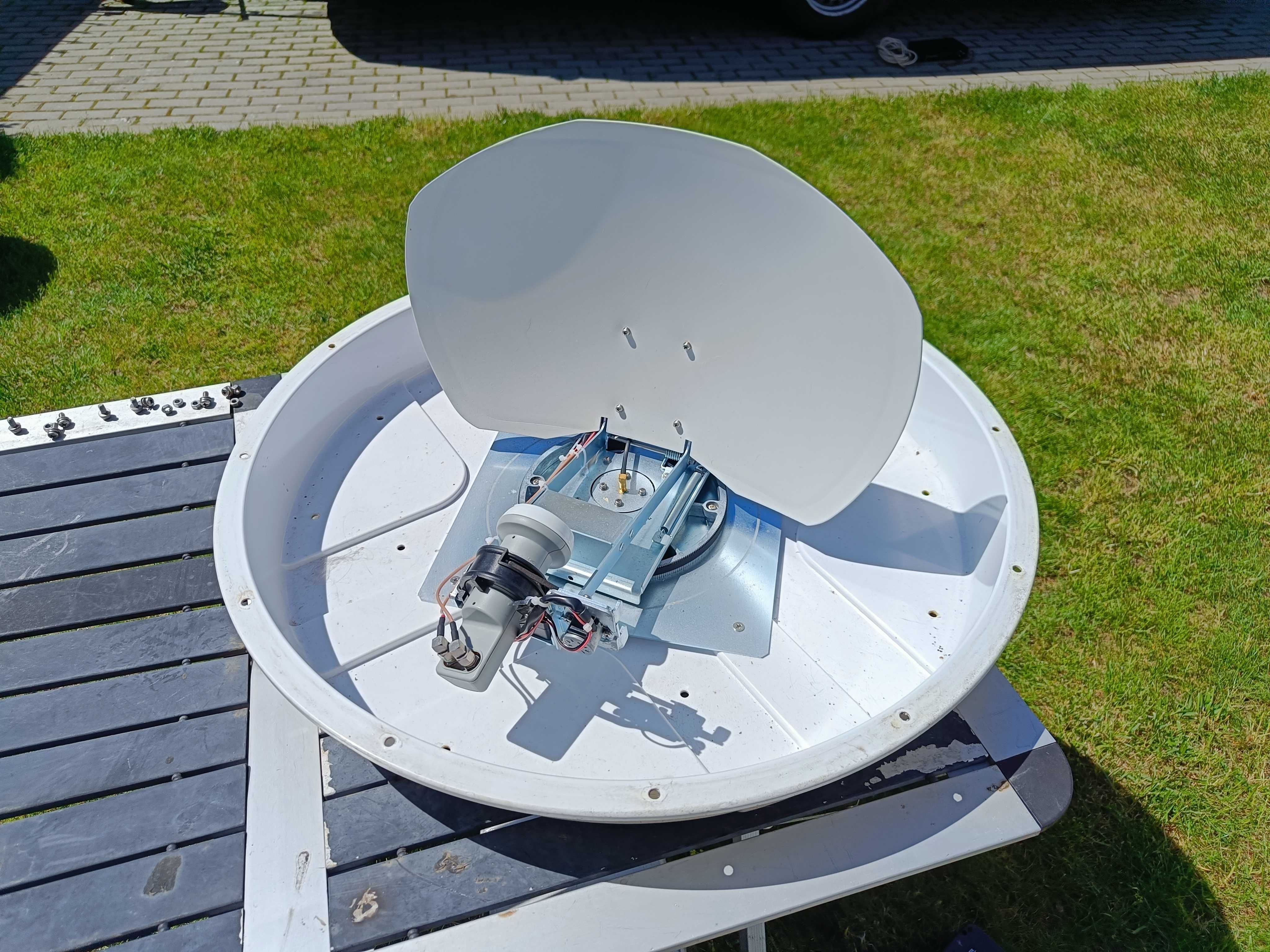 Antena automata pentru satelit