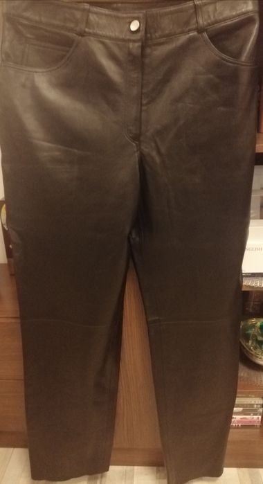 Set de costum de piele NOU cu eticheta de calitate superioara