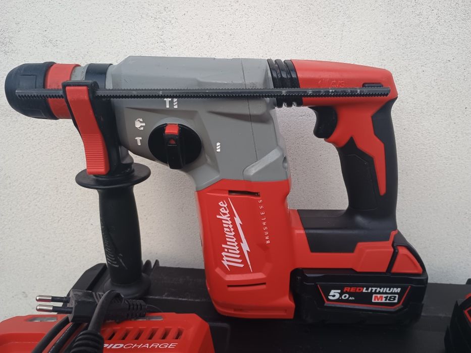 Rotopercutor milwaukee blhx impecabil.2 baterii,încărcător,cutie