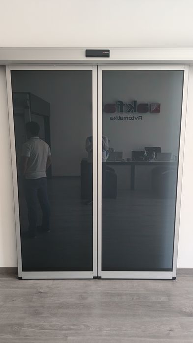 Akfa Рольставни ворота Секционные ворота avtomatik showroom
