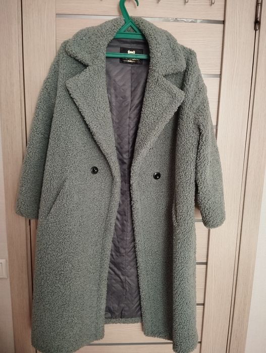 Пальто демисезонное в хорошем состоянии