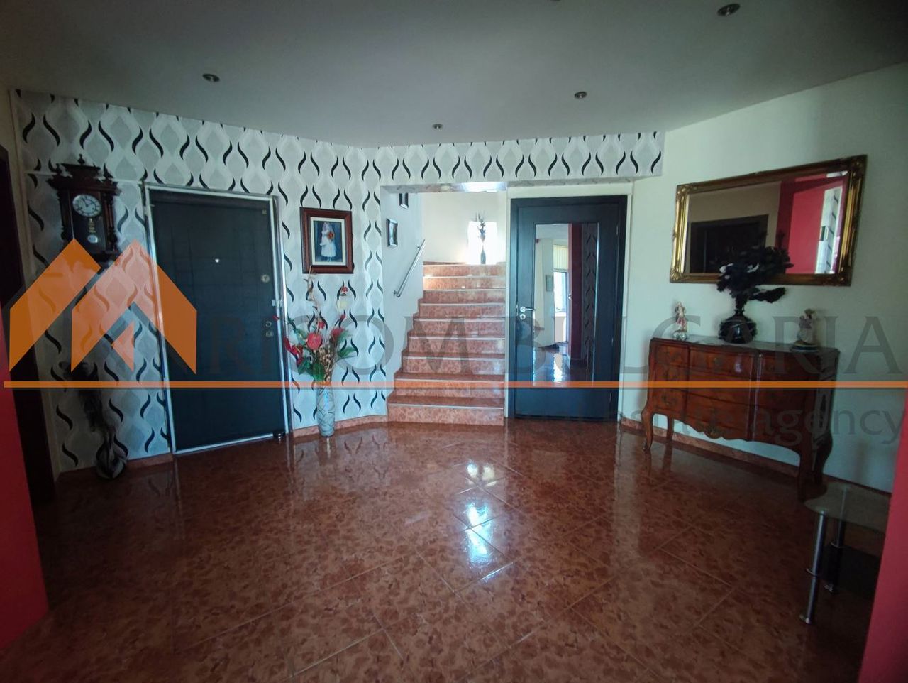Продава се Къща в с. Китка, Област Варна - 290 кв.м за 776 €/кв.м - Снимка #2