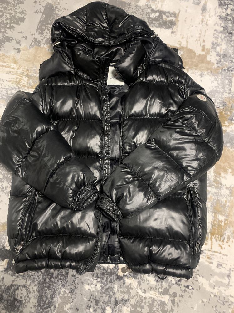 geaca moncler maya