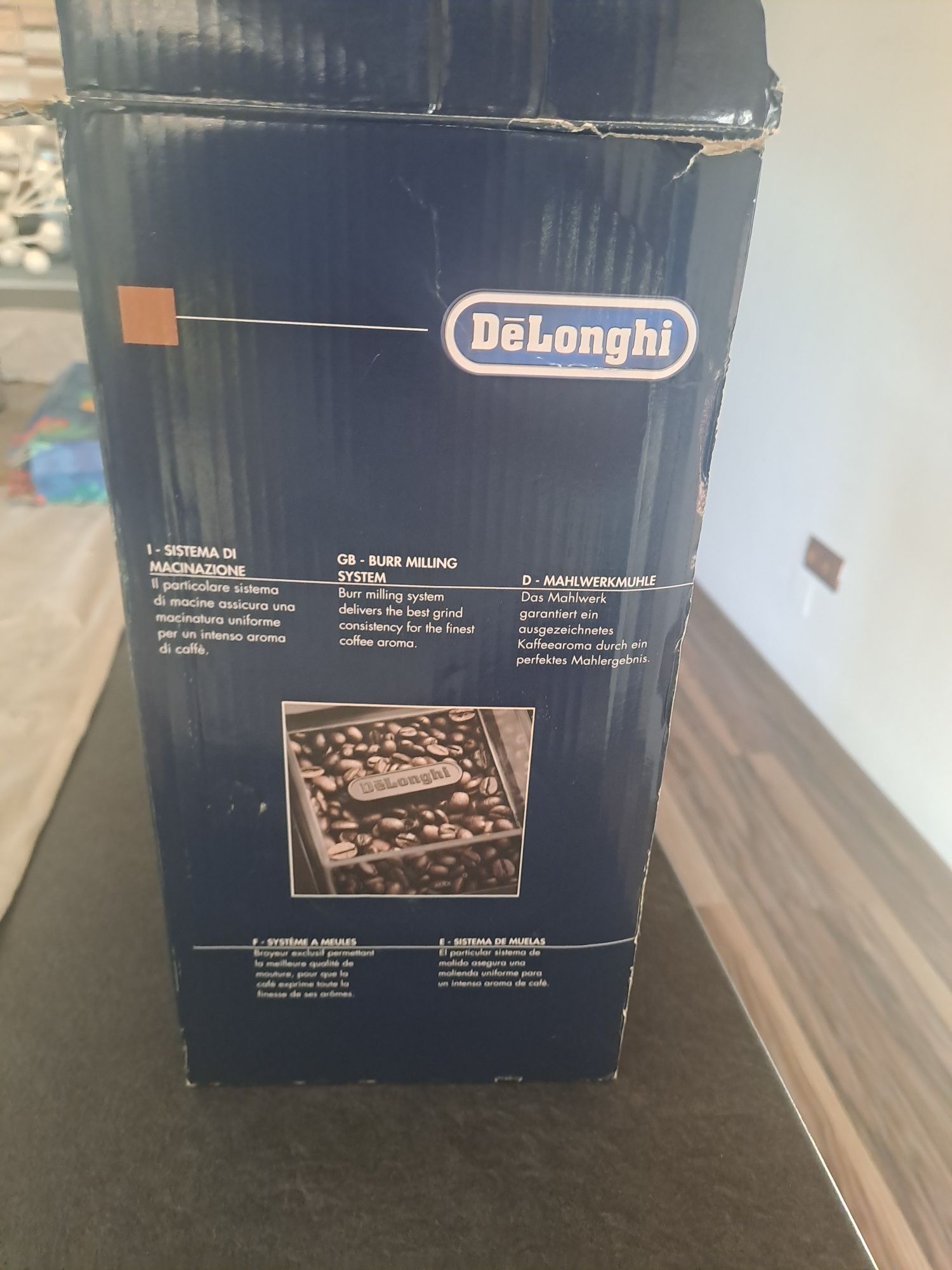 Aparat de măcinat cafea Delonghi