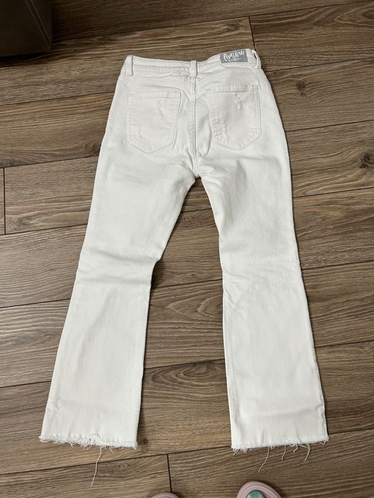 Pantaloni blugi culoare alba