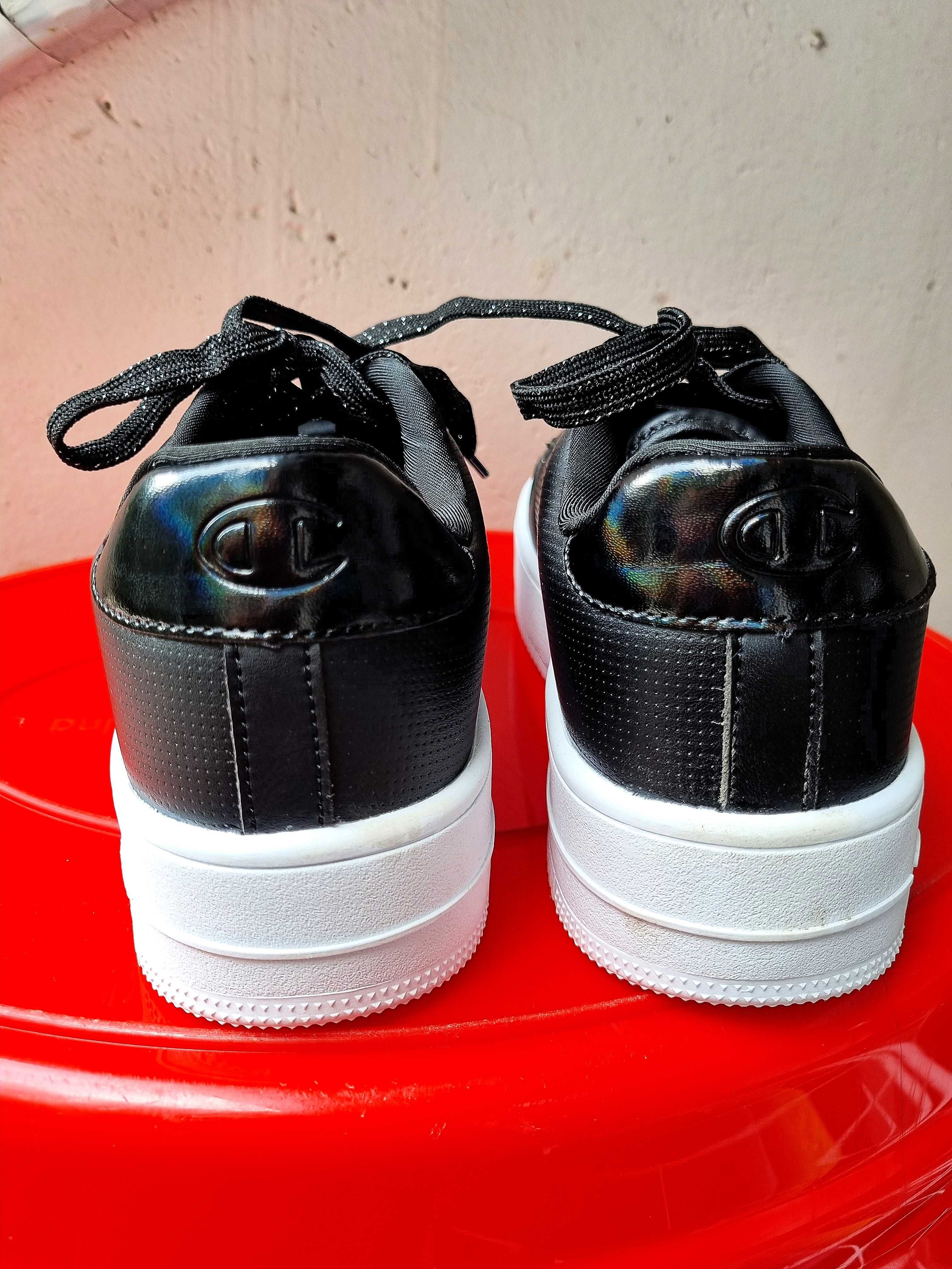 Оригинални дамски обувки Champion Rebound Plat Chromo