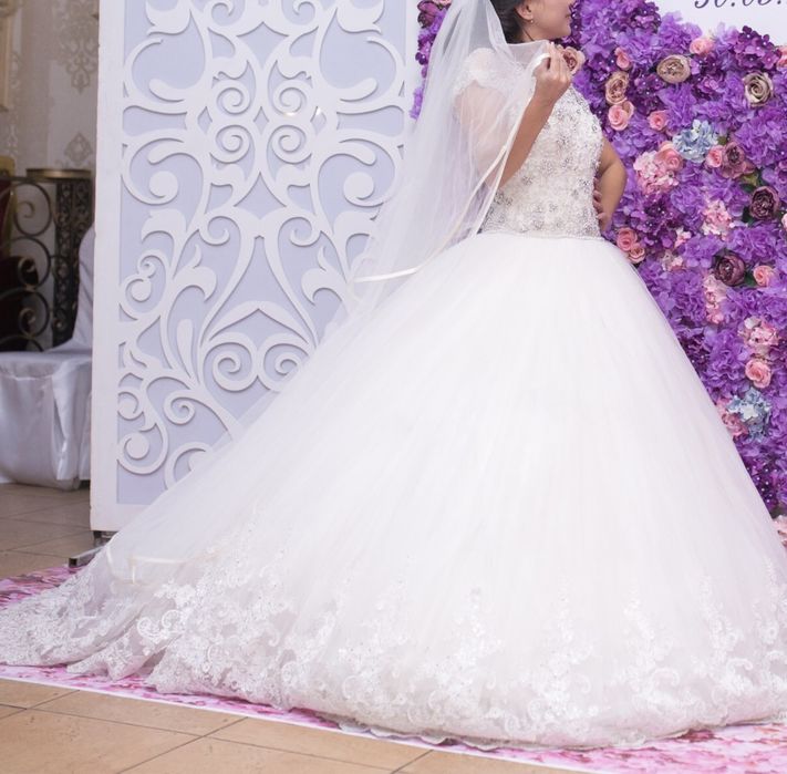 Свадебное платье