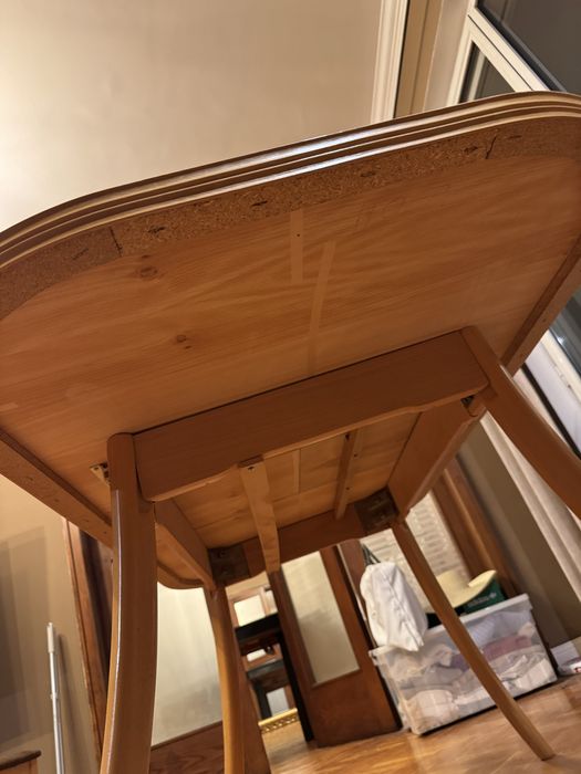 Трапезна маса разтегателна