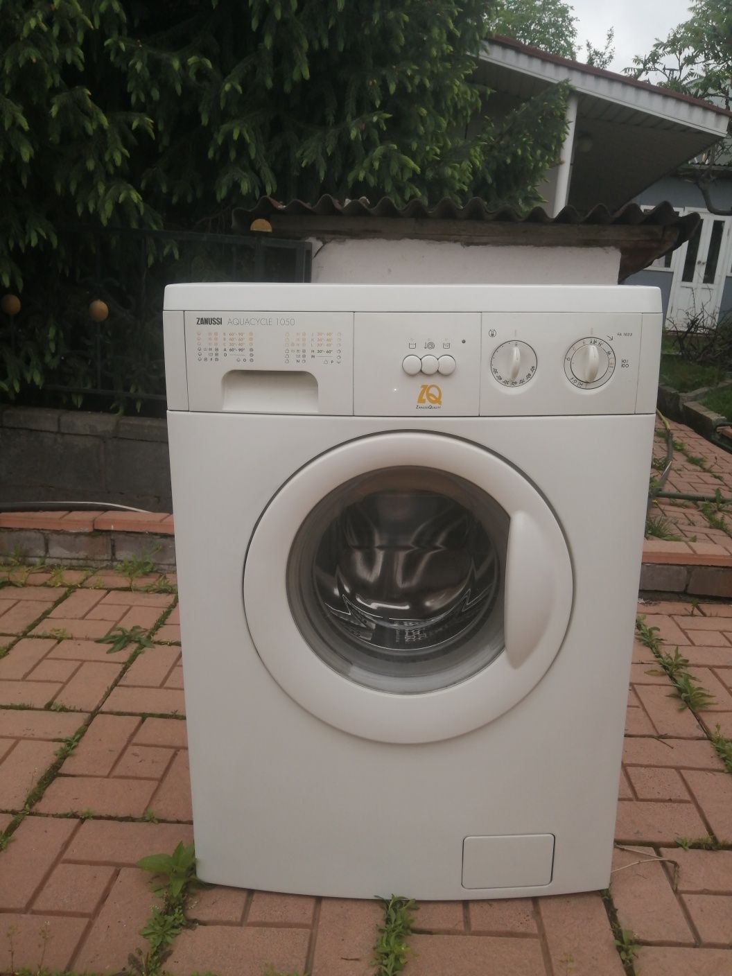 Продам стиральную машину Zanussi
