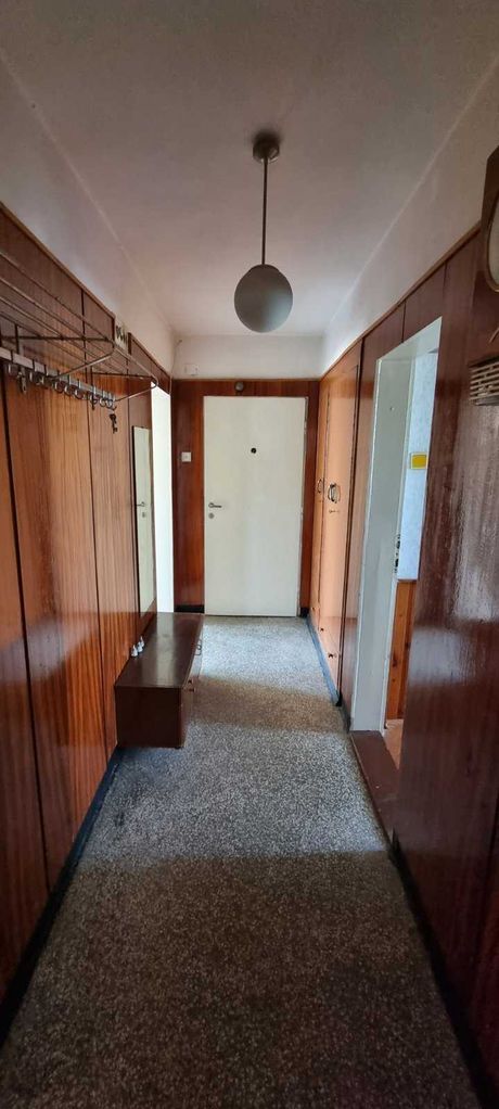 Продава се Четиристаен апартамент в Разград, Център - 100 кв.м за 1071 €/кв.м - Снимка #10