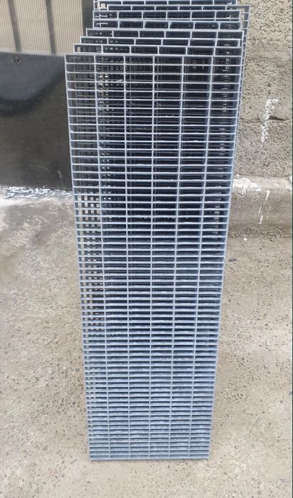 Trepte zincate galvanizate