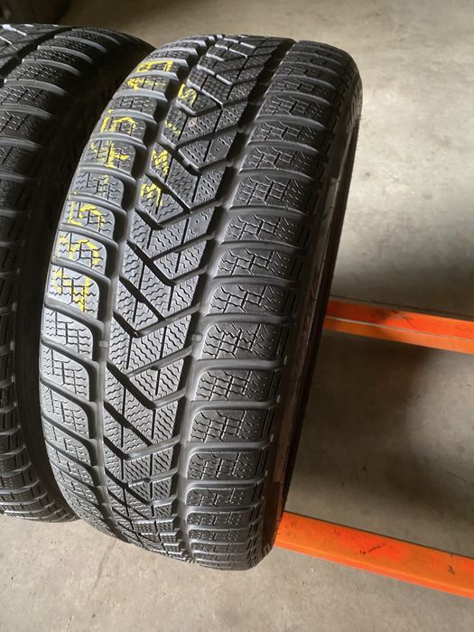 Anvelope iarna 235/45/19 Pirelli Sottozero 3 235 45 19 R19