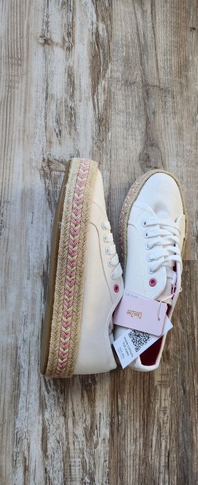 Нови еспадрили deezee