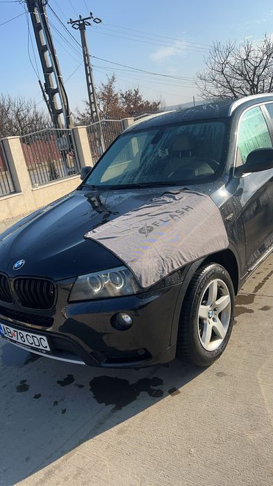 Vând/schimb +-BMW X3 F25 pretul este de 8000€ neg.
