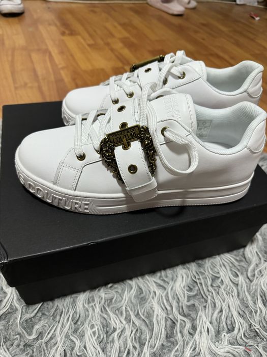 VERSACE adidasi albi