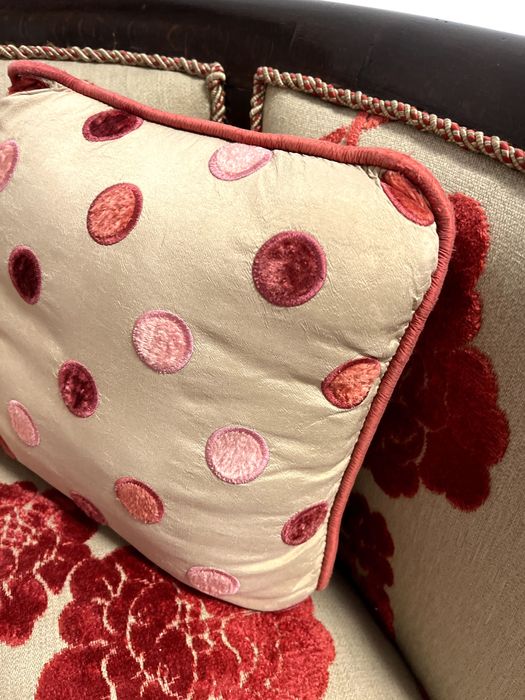 Сет диван, маса и 4 столчета