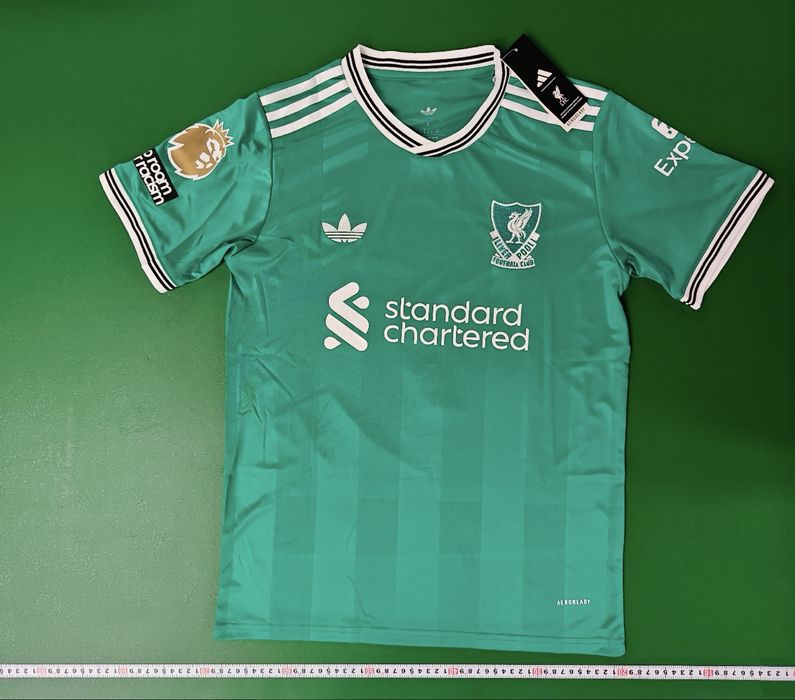 Tricou Isak liverpool