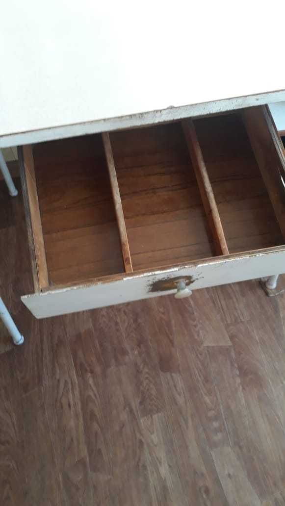 Кухонный стол б/у