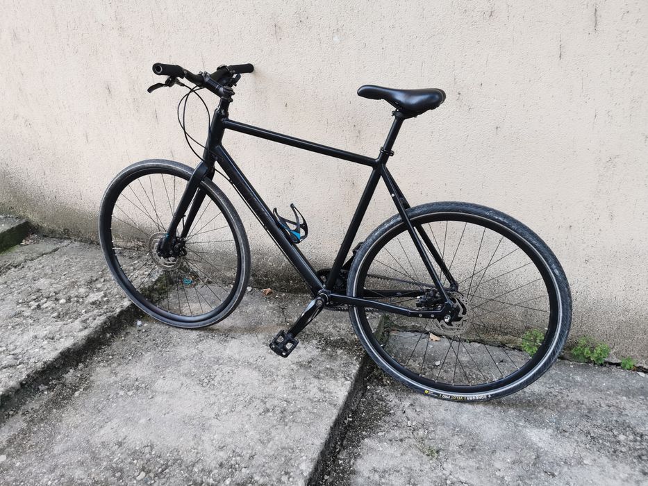 Bicicleta CUBE Hyde pe curea gravel city trekking