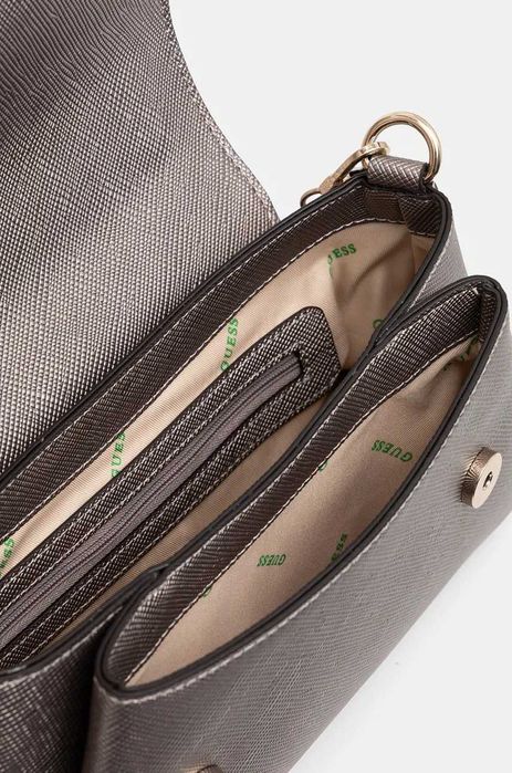 Чанта дамска Guess
в сиво HWEZM9 51220.