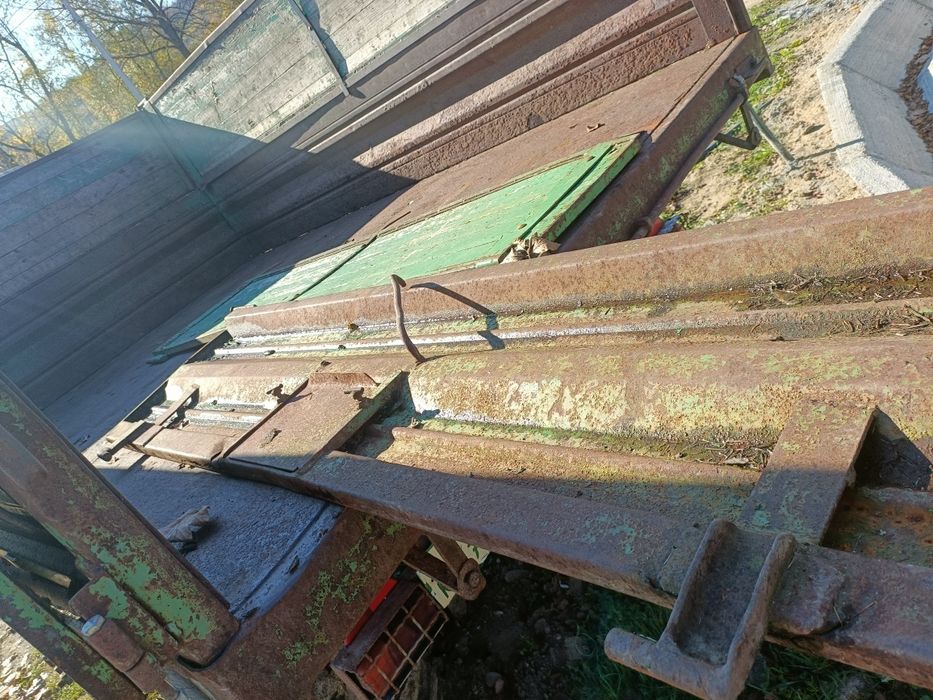 Remorcă agricolă basculabilă 5.66 T