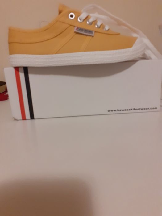 Teniși originali Kawasaki, 37