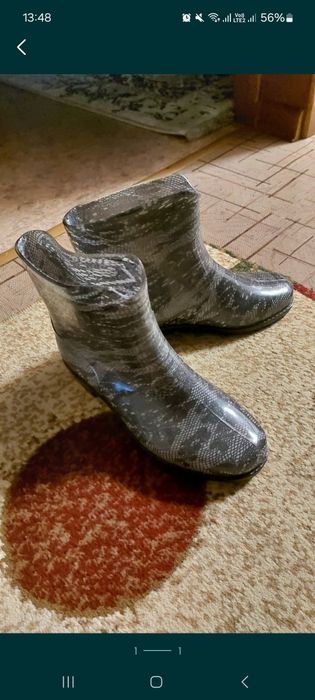 Новые резиновые сапоги
