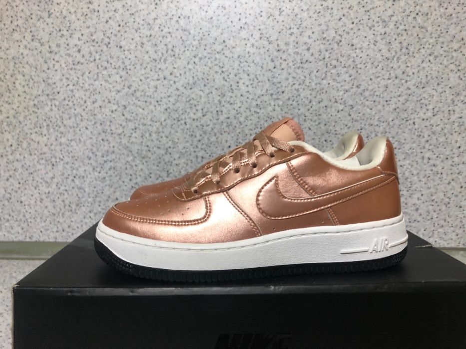 ОРИГИНАЛНИ *** Nike Air Force 1 SE GS 'Metallic Bronze'