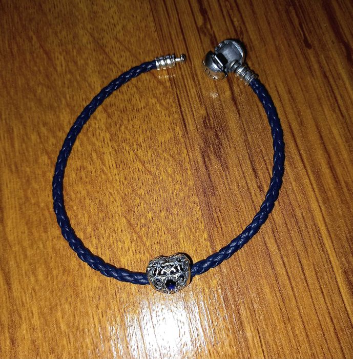 PANDORA кожена гривна и талисман