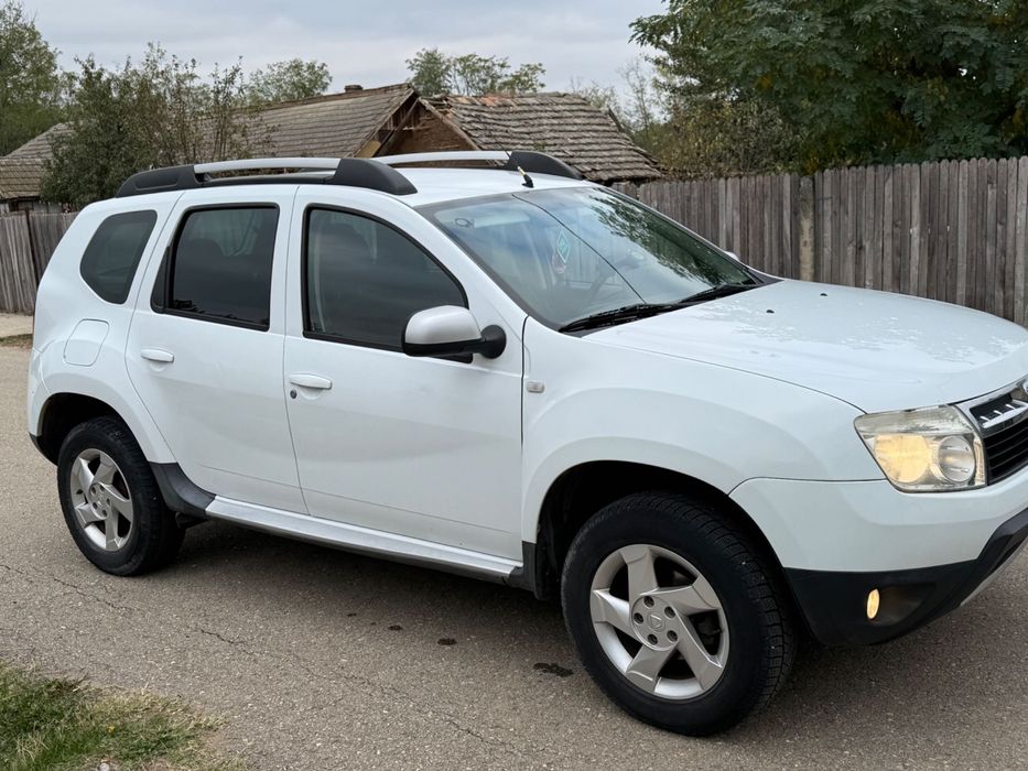 Dacia Duster 1.6 benzină 2011