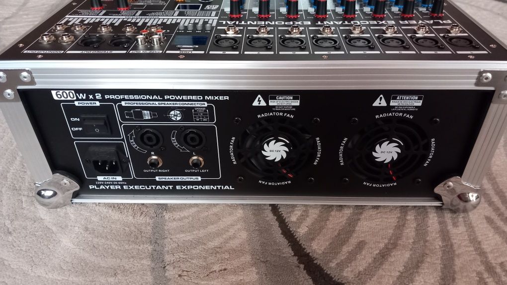 Mixer cu amplificator 2x600W