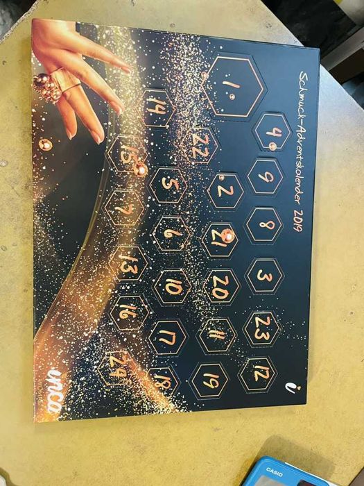 Луксозен бижутерен адвент календар