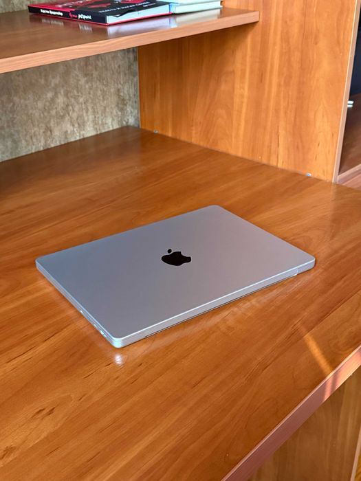 MacBook Pro 14” M2 Pro (16Gb/512Gb) • Идеальное состояние • 139 циклов