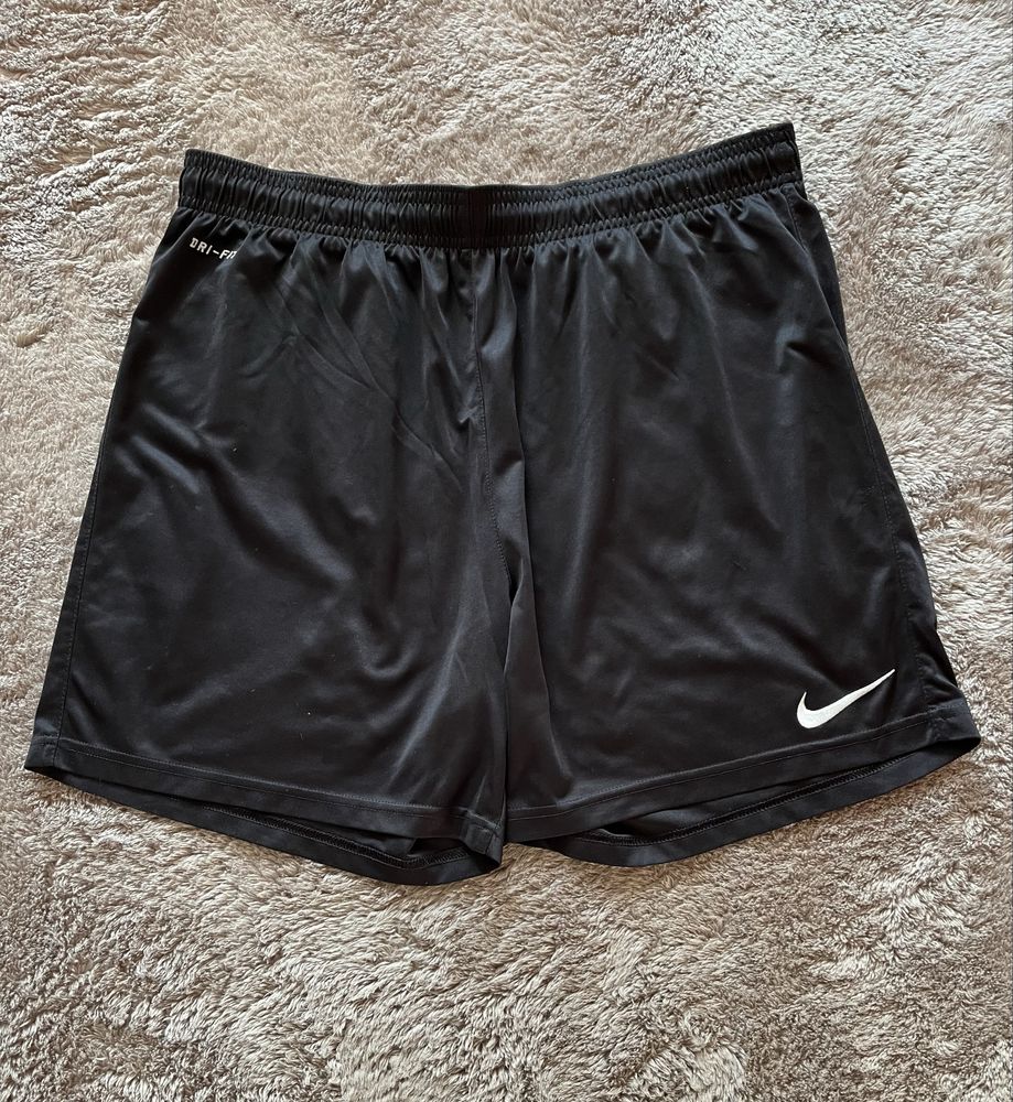 Футболни къси панталонки Nike Барселона,ман юнайтед,тотнъм,милан,H&M