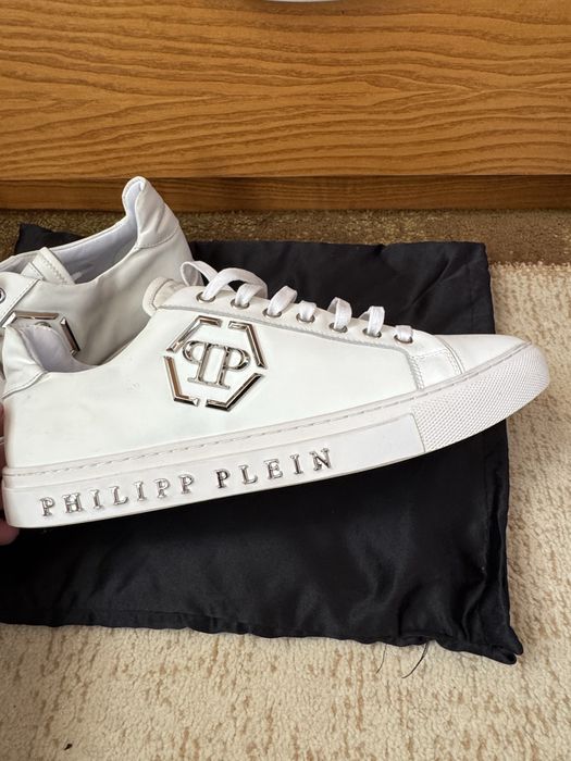 Бели обувки Philipp Plein