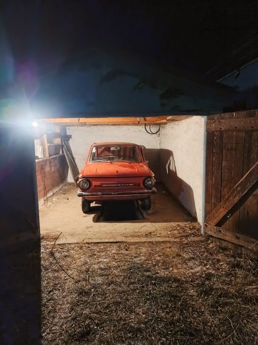 Продам ЗАЗ 968мкрассного цвета