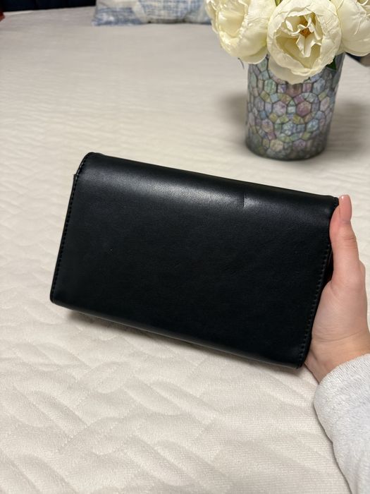 Продавам оригинална чанта Love Moschino.Без скъсвания,без петна.