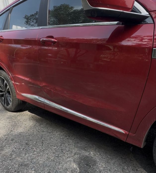 Дверь с повреждениями jetour x70plus