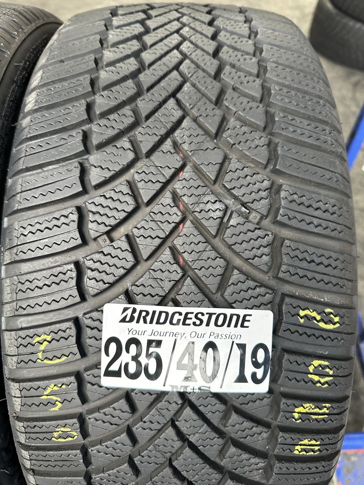 235/40/19 Bridgestone M+S