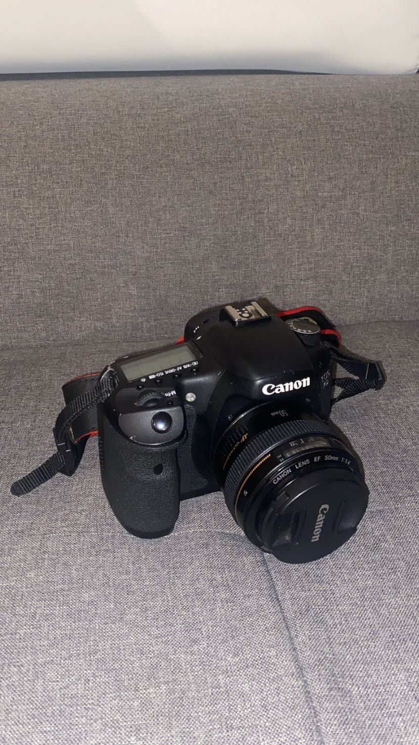 Camera foto Canon EOS 7d + obiectiv, carduri, geanta și alte accesorii