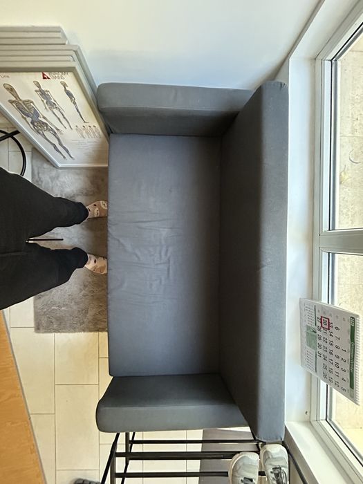 Малък двуместен диван SOLSTA - компактен