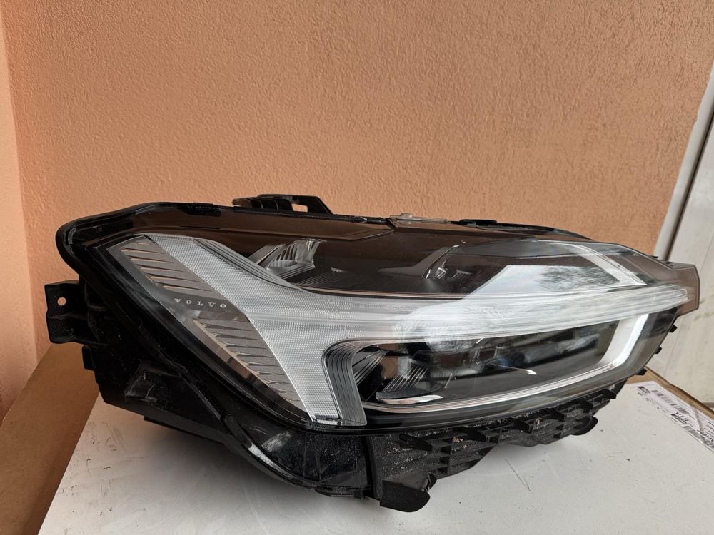 Фар за Волво/Volvo XC 60