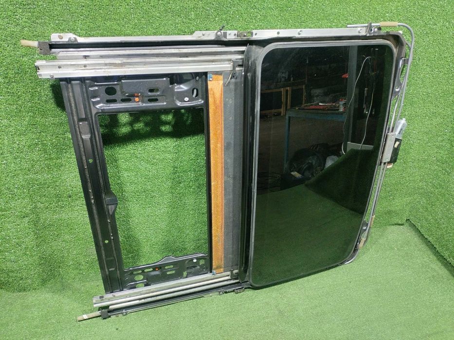 Продам Люк в сборе Toyota Celsior 2001 UCF30 3UZFE