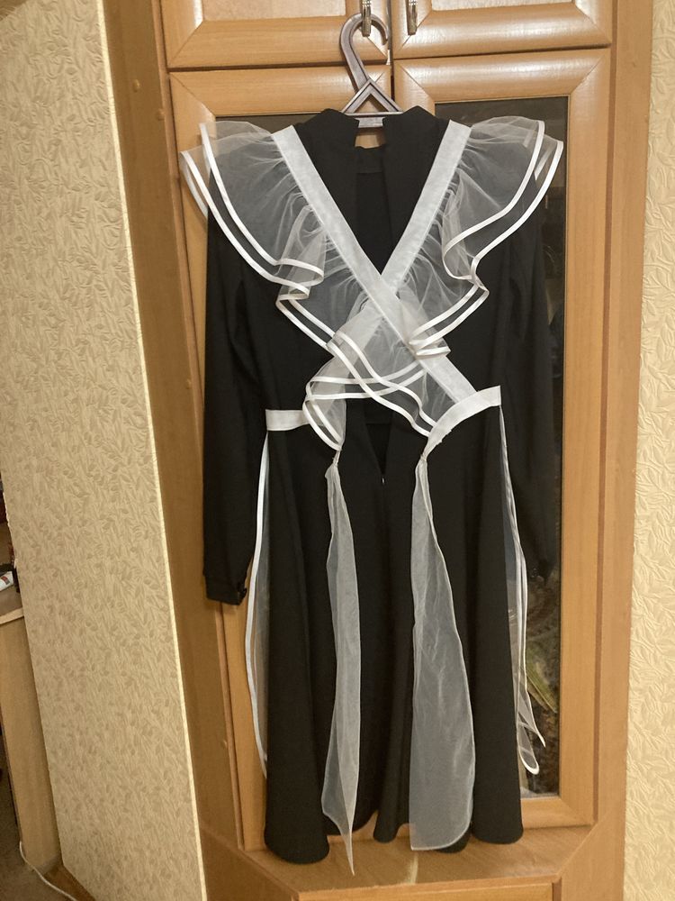 Платье с фартуком для выпускниц