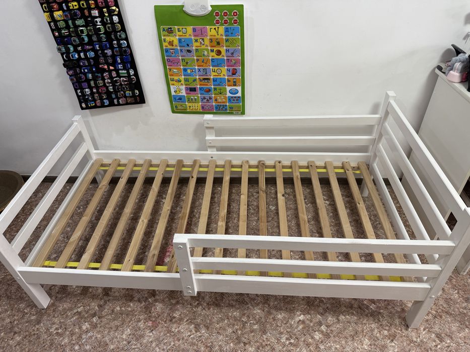 Продам кровать, 1.60 см. С матрасом, район манакбая