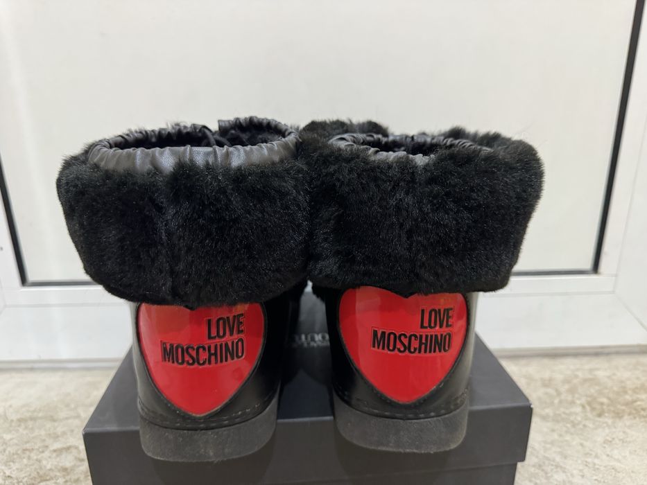 Дамски Боти/апрески-Love Moschino