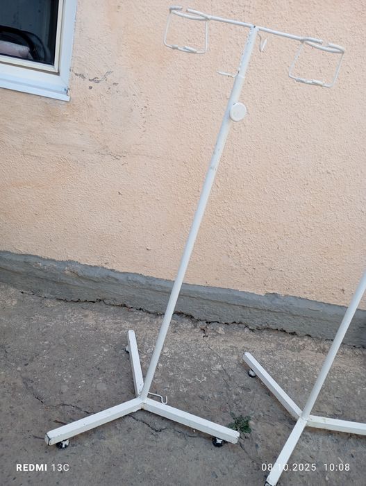 Медицинский штатив для капилница